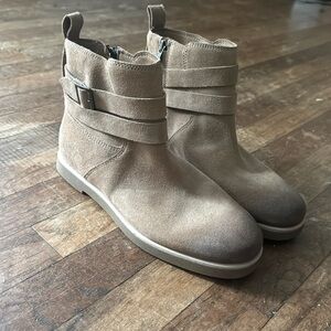 Brand new ugg boots